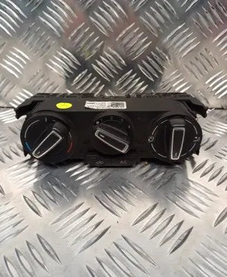 Volkswagen Polo V 6R Climate control unit 6C0820045E E1081689 1605261B