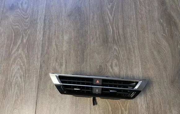 Citroen C4 II Dashboard air vent grill cover trim 9835648280