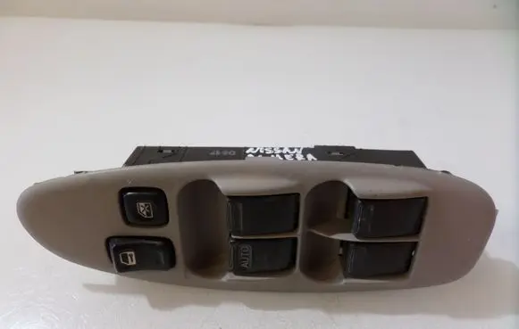 Nissan Almera Tino Electric window control switch 80961