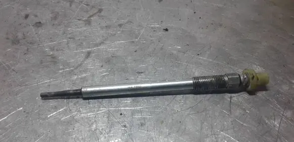 Toyota Corolla Verso E121 Glow plug NGK Y1012J