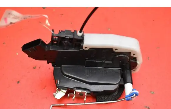 Nissan Micra Front door lock 