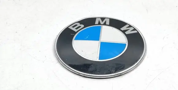 Manufacturer badge logo/emblem