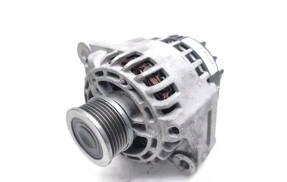 Opel Zafira B Generator/alternator 