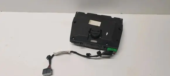 Volvo V70 Climate control unit 30795271 SN2000748441 12W48E04