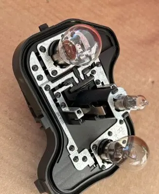 Volkswagen Golf V Tail light bulb cover holder 1K6945258 28492202