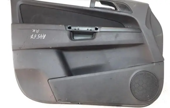 Opel Zafira B Front door card panel trim 13223184 3098200