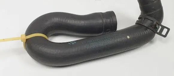 Mercedes-Benz C W204 Engine coolant pipe/hose A2048301296