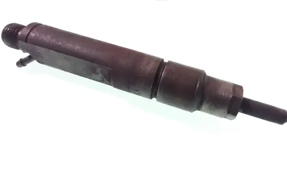 Volkswagen Golf III Fuel injector 028130201G