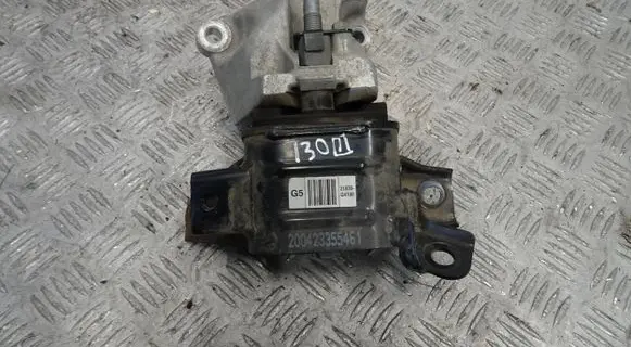 Hyundai i30 Engine mount bracket 21830-G4100