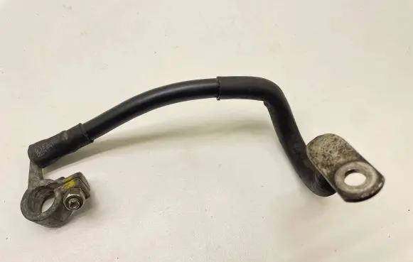 Audi A3 S3 A3 Sportback 8P Positive cable (battery) 1T0971235A 181209009R