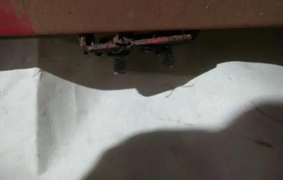 Mazda 323 F Tailgate/trunk/boot hinge