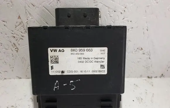 Audi A5 8T 8F Current control relay 8K0959663