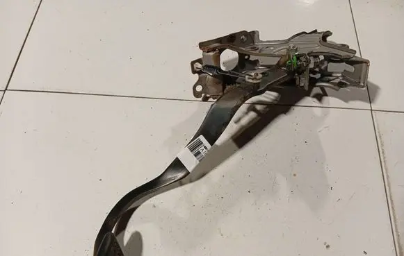 Toyota Auris 150 Brake pedal 