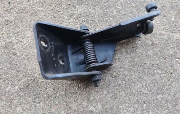 Chrysler Voyager Sliding door middle roller runner 04894037AD