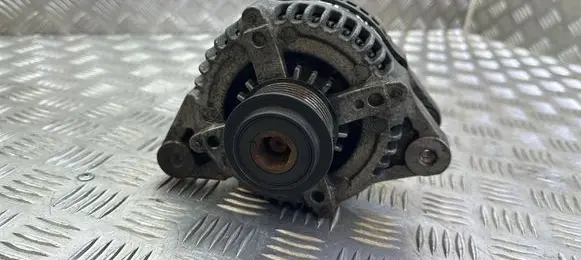 KIA Sportage Generator/alternator 373002F200