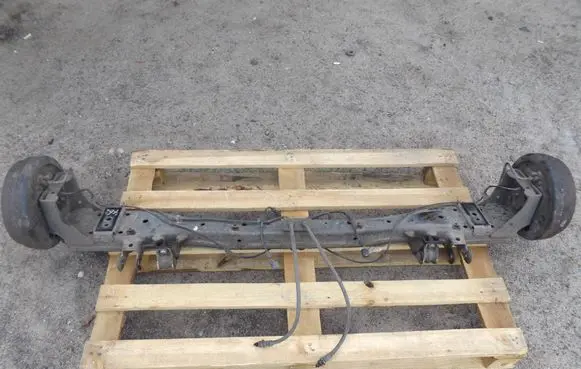 Nissan NV200 Rear beam 