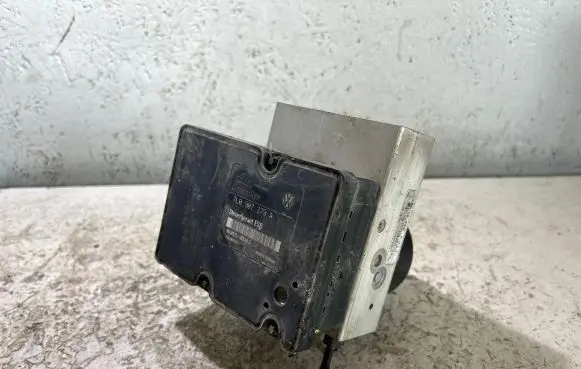 Volkswagen Touareg I ABS Pump 7L0907379A F9G2M06A10 10092503143
