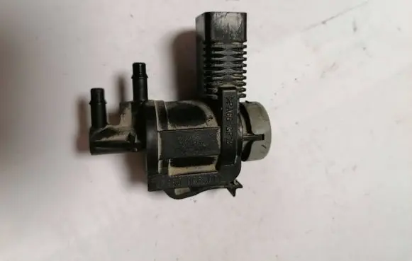 Audi A4 S4 B7 8E 8H Turbo solenoid valve 1J0906283C