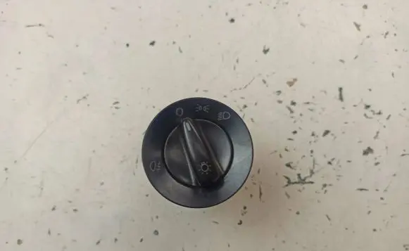 Volkswagen PASSAT B5.5 Light switch 1C0941531