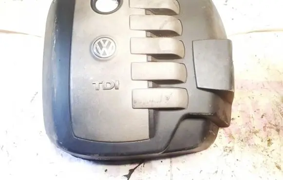 Volkswagen Touareg I Engine cover (trim) 070103927