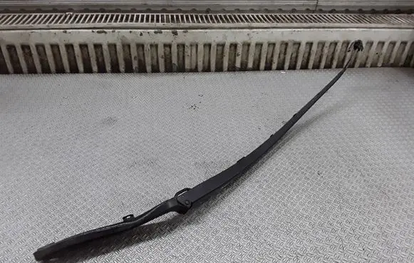 Peugeot 807 Front wiper blade arm