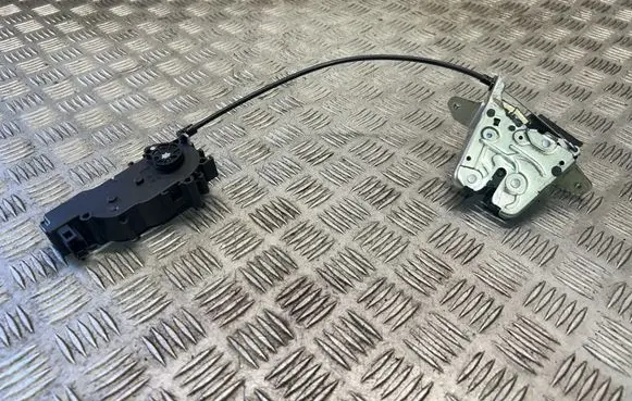 Mercedes-Benz GLA W156 X156 Tailgate/trunk/boot lift motor A2047500060