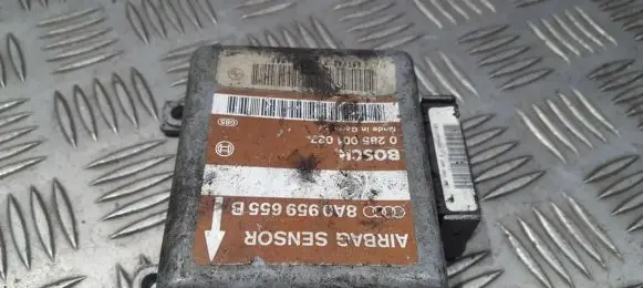 Audi A4 S4 B5 8D Airbag control unit/module 8A0959655B 0285001037