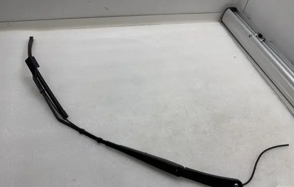 Tesla Model Y Windshield/front glass wiper blade 162822800A 162822700B