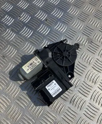 Volkswagen Touran I Front door window regulator motor 1K0959793J 05075710 10010207032183