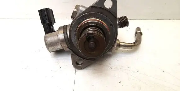 Volvo V70 Fuel injection high pressure pump 31392104