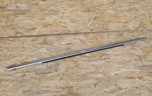 Front door glass trim molding