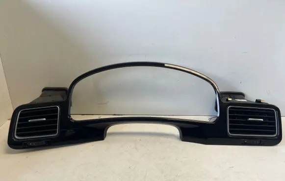 Volkswagen Touareg II Dashboard trim 7P2857190B