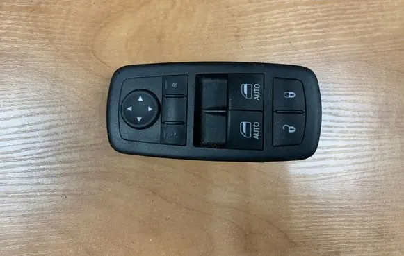 Fiat 500X Wing mirror switch 68183752AE