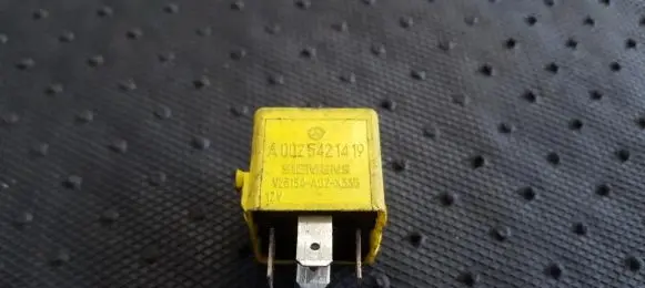 Mercedes-Benz SLK R171 Other relay A0025421419 V23134-A52-X335