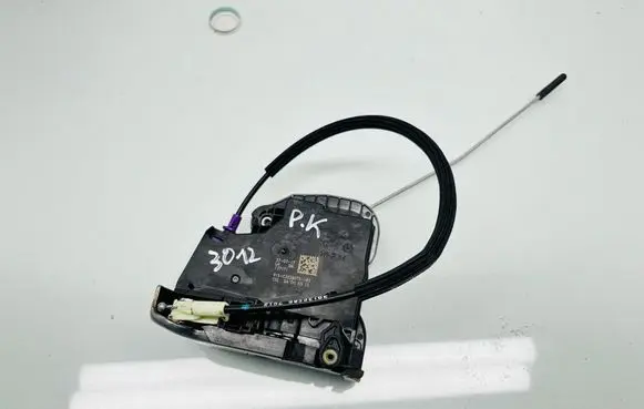 Opel Insignia B Front door lock 915c303907518s