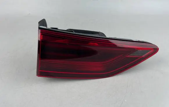 Volkswagen Golf VIII Tailgate rear/tail lights 5H0945093D