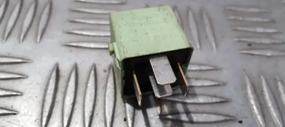 BMW 5 E39 Other relay 61368373700 61.368373700