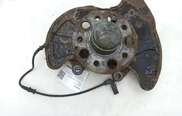 Mercedes-Benz CLK A209 C209 Front wheel hub 20901