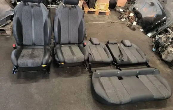 Peugeot 208 II Seat set 