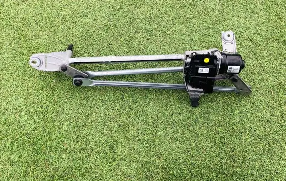 Ford Kuga III Front wiper linkage and motor 17500