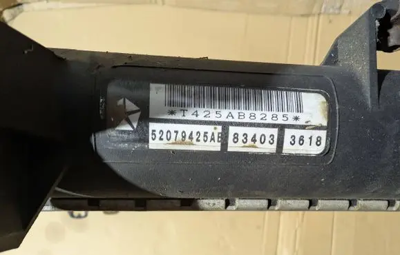 Jeep Grand Cherokee (WJ) Coolant radiator 52079425AB