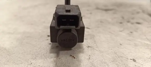 Jaguar XF X260 Vacuum valve 70435600