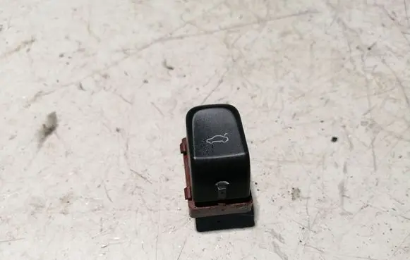 Tailgate opening switch