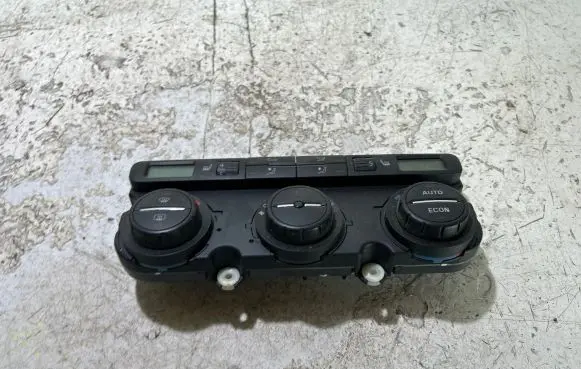 Skoda Octavia Mk2 (1Z) Climate control unit 74241060 14100551