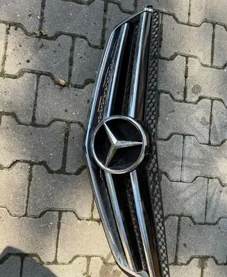 Mercedes-Benz C AMG W204 Front bumper upper radiator grill A2048801083