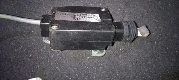 Mazda 626 Central locking motor ga8a62350a