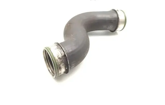 Volkswagen PASSAT B6 Intercooler hose/pipe 1K0145832E