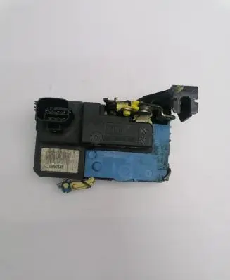 Volvo S60 Front door lock 8650546