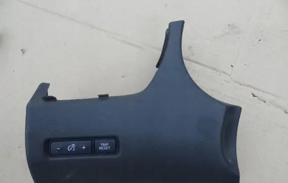 Nissan Qashqai Dashboard trim 684104EH1A