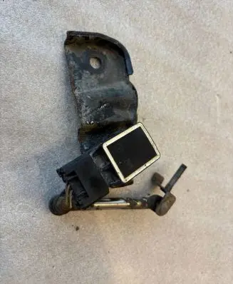Mercedes-Benz R W251 Air suspension front height level sensor A0105427717 0105427717